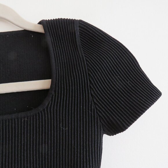 Aritzia Black Ribbed Crop Top - Picture 3 of 13